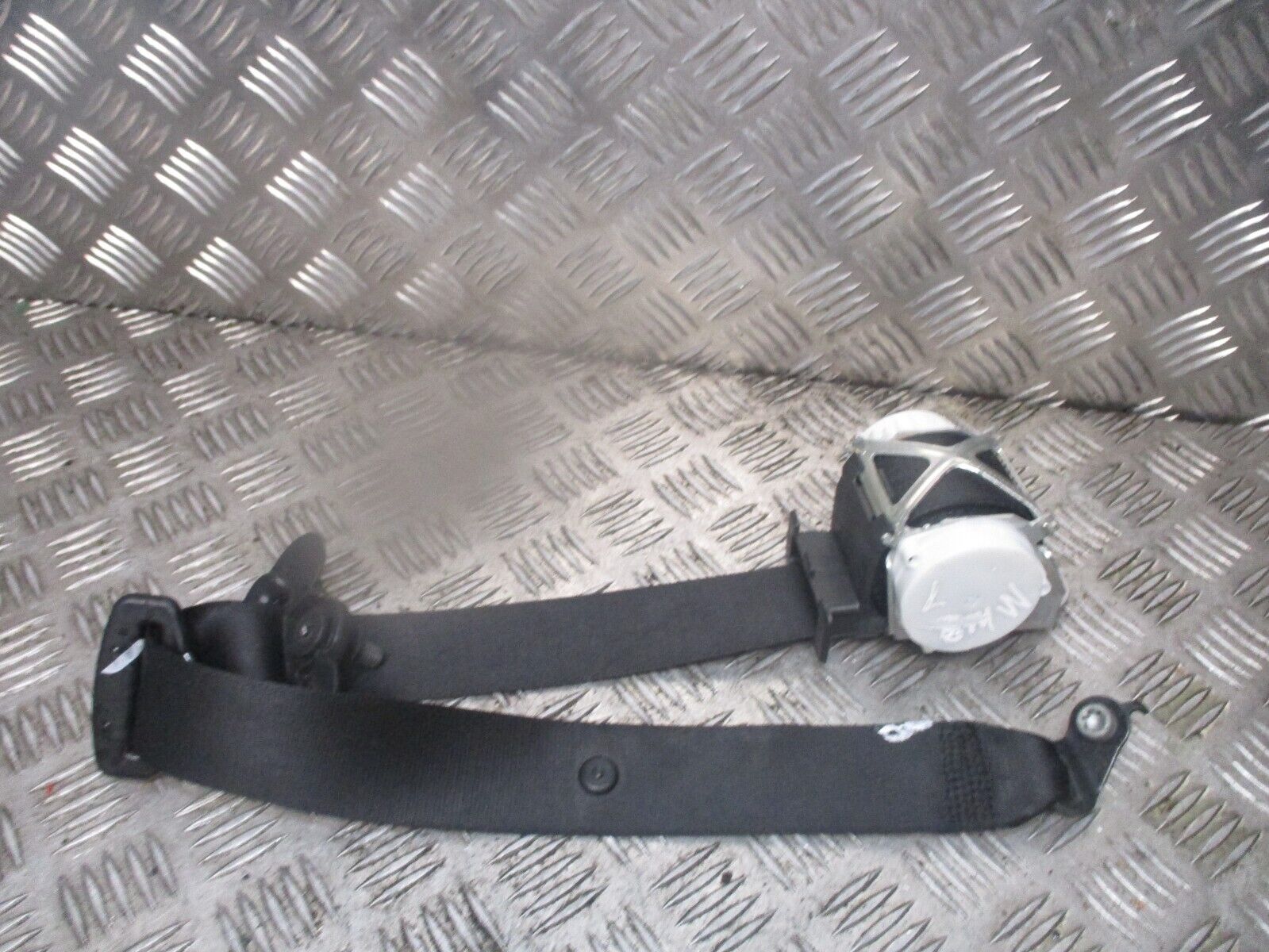 2015 GENUINE BMW 3 320D SALOON FRONT LEFT PASSENGER SIDE SEAT BELT