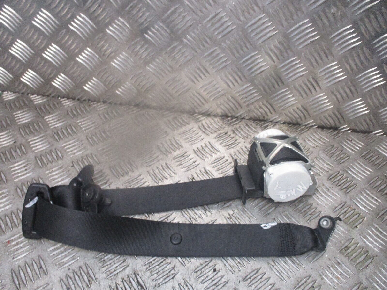 2015 GENUINE BMW 3 320D SALOON FRONT LEFT PASSENGER SIDE SEAT BELT - Image 2