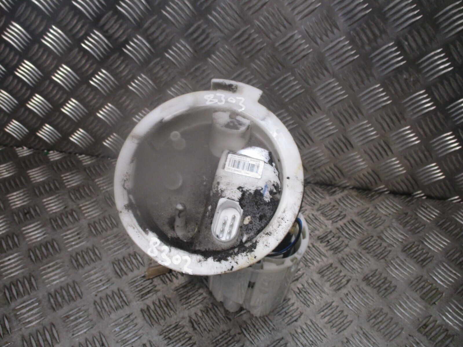 2015 GENUINE BMW 3 320D 2.0TDI IN TANK FUEL PUMP SENDER UNIT 724397213 - Image 2