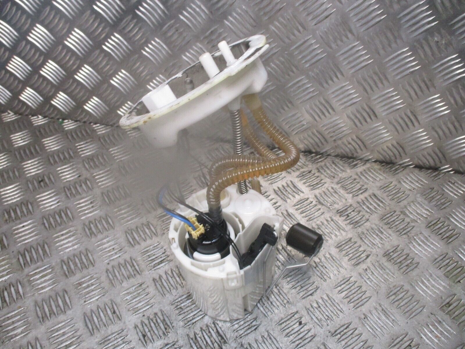 2015 GENUINE BMW 3 320D 2.0TDI IN TANK FUEL PUMP SENDER UNIT 724397213 - Image 3