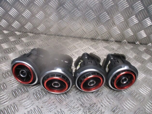 2014 GENUINE AUDI A3 8V FRONT HEATER AC 4 X DASHBOARD AIRVENT 8V0820901 - Image 2