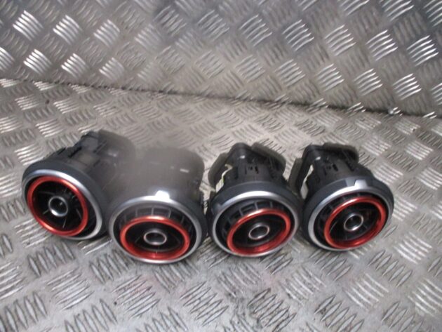 2014 GENUINE AUDI A3 8V FRONT HEATER AC 4 X DASHBOARD AIRVENT 8V0820901 - Image 3