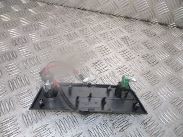 2019 GENUINE AUDI Q2 INTERIOR TRIM WITH USB PORT 81C863263A - Image 3