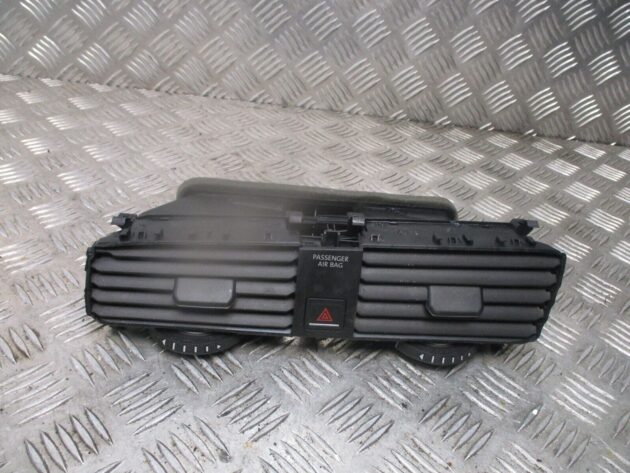 2018 GENUINE VW GOLF MK7 FRONT DASHBOARD CENTRE AIRVENTS 5G2815736 - Image 2