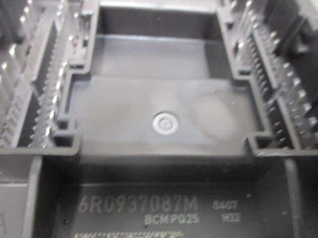 2013 GENUINE VW POLO 1.2PETROL BCM BODY CONTROL MODULE UNIT 6R0937087M - Image 2