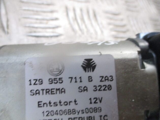 2012 GENUINE SKODA OCTAVIA REAR WINDSCREEN WIPER MOTOR & LINKAGE 1Z9955711B - Image 3