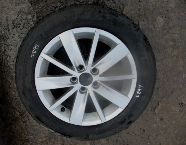 2013 GENUINE VW POLO 15" ALLOY WHEEL TYRE 135/60/R15