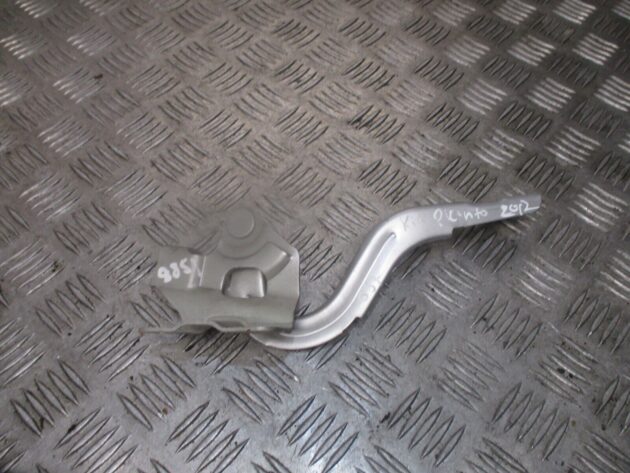 2012 GENUINE KIA PICANTO FRONT RIGHT DRIVER SIDE BONNET HINGE OSF - Image 2