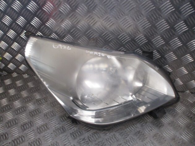 2009 GENUINE TOYOTA VERSO FRONT RIGHT DRIVER SIDE HEADLIGHT LAMP 811100F110000 - Image 2