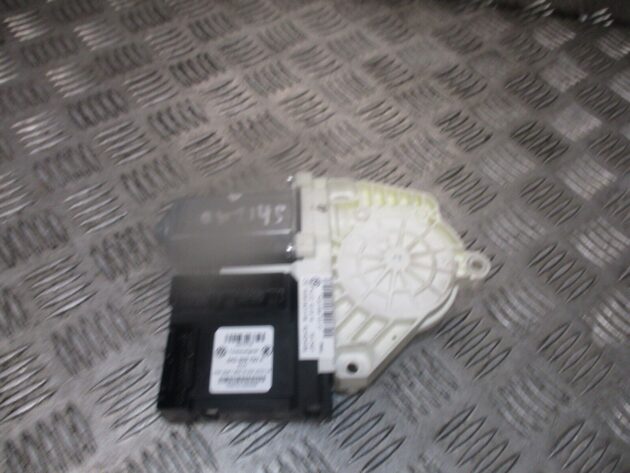 2012 GENUINE VW SCIROCCO FRONT RIGHT DRIVER SIDE DOOR WINDOW MOTOR 1Q0959701H - Image 2