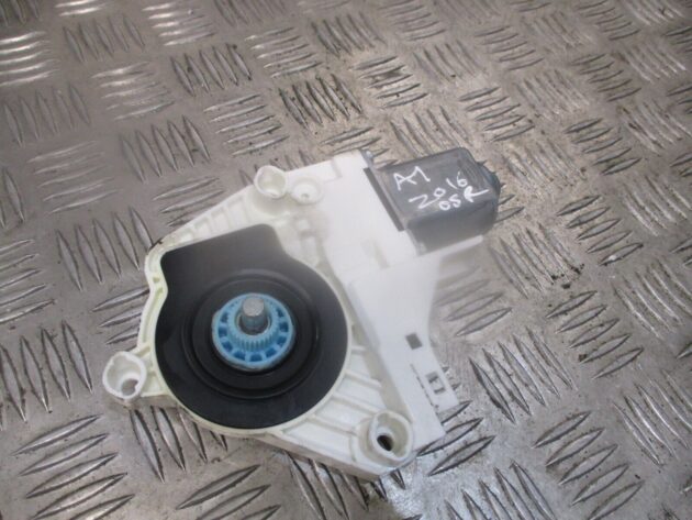 2014 GENUINE AUDI A1 REAR RIGHT DRIVER SIDE WINDOW MOTOR 8X0959811A