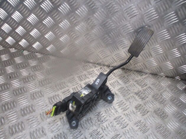 2013 GENUINE KIA PICANTO ACCELERATOR THROTTLE PEDAL 327271Y920 - Image 2