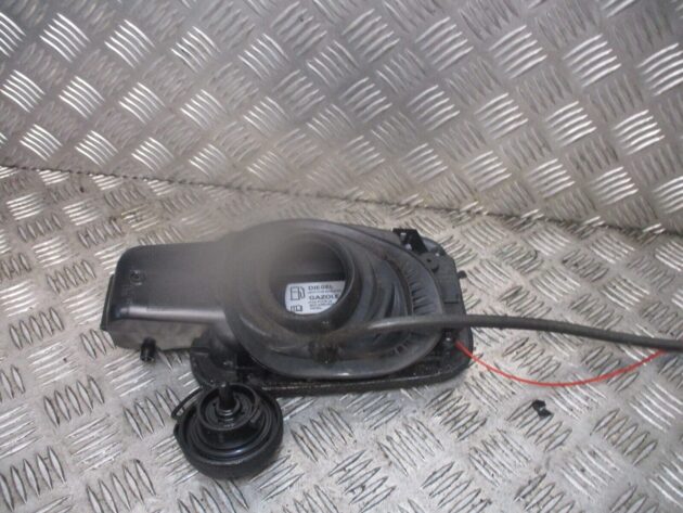 2015 GENUINE AUDI A3 8V 3DR REAR FUEL FILLER FLAP CAP COVER 8V3809906 - Image 3