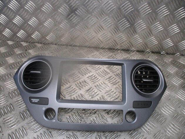 2018 GENUINE HYUNDAI I10 FRONT DASHBOARD AIRVENT WITH RADIO TRIM 84740B9600