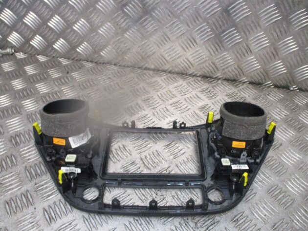 2018 GENUINE HYUNDAI I10 FRONT DASHBOARD AIRVENT WITH RADIO TRIM 84740B9600 - Image 3