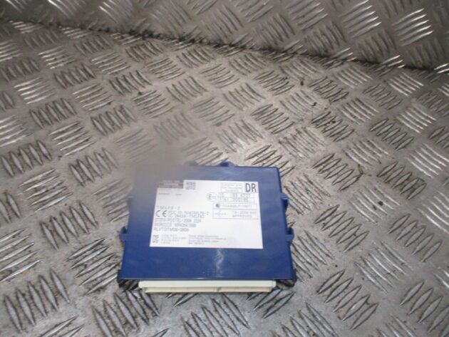 2012 GENUINE TOYOTA PRIUS SMART KEY CONTROL MODULE UNIT 8999047051 - Image 2