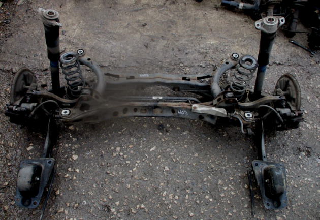 2016 GENUINE VW PASSAT B8 SALOON REAR COMPLETE AXLE NO CALIPERS INCLUDED