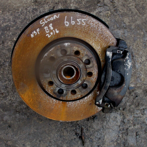 2016 GENUINE VW PASSAT B8 SALOON 2.0TDI FRONT LEFT PASSENGER SIDE HUB