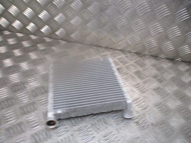2015 GENUINE VW GOLF MK7 VALEO HEATER MATRIX RADIATOR 5Q0819031 - Image 2