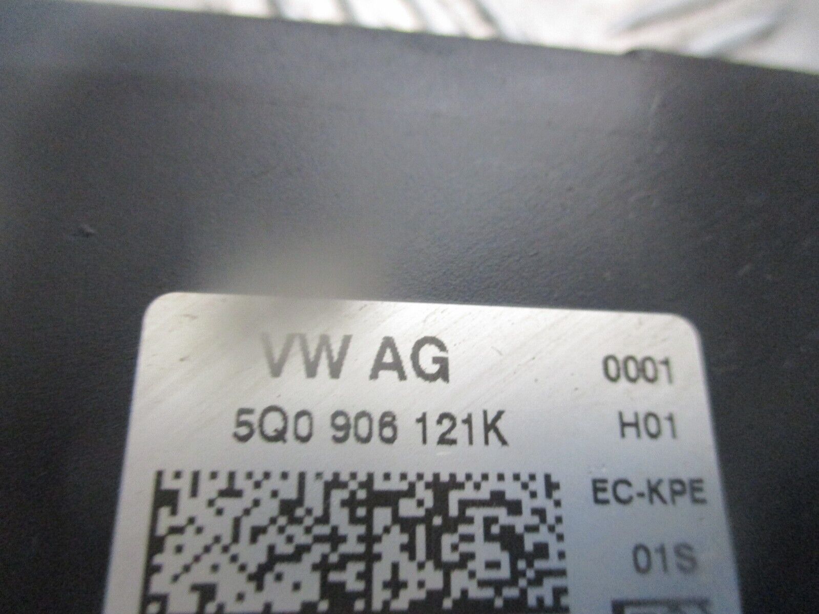 2015 GENUINE VW GOLF MK7 FUEL PUMP CONTROL MODULE UNIT 5Q0906121K - Image 3