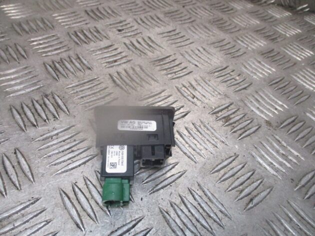 2015 GENUINE VW GOLF MK7 AUX IN USB PORT SOCKET CONNECTION 5G0035222E - Image 3