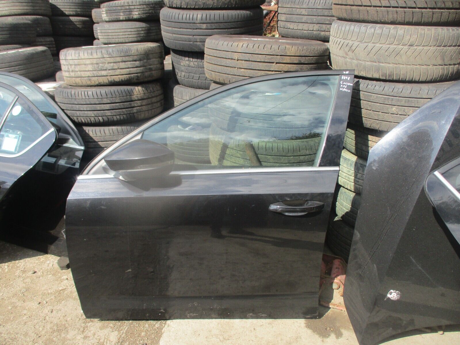 2016 SKODA OCTAVIA HATCHBACK FRONT LEFT PASSENGER SIDE BARE SHELL DOOR NSF OEM - Image 2