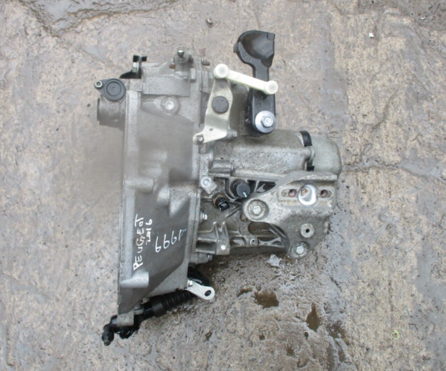 2016 GENUINE PEUGEOT 1.2 PETROL MANUAL GEAR BOX