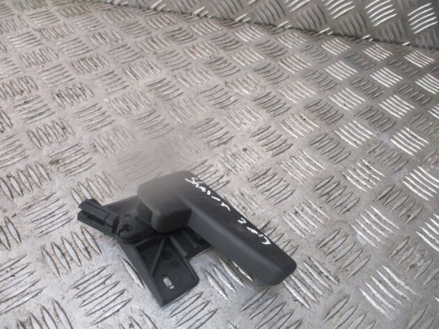 2013 GENUINE VW SHARAN FRONT BONNET LOCK CATCH RELEASE HANDLE BRACKET 3C2823633 - Image 2