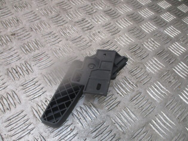 2013 GENUINE VW SHARAN FRONT BONNET LOCK CATCH RELEASE HANDLE BRACKET 3C2823633 - Image 3
