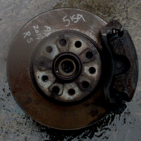 2014 GENUINE AUDI A3 8V 1.6 TDI FRONT RIGHT DRIVER SIDE HUB