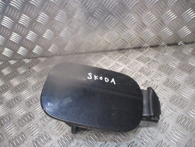 2018 GENUINE SKODA OCTAVIA REAR FUEL FILLER FLAP CAP COVER 5E0809702D
