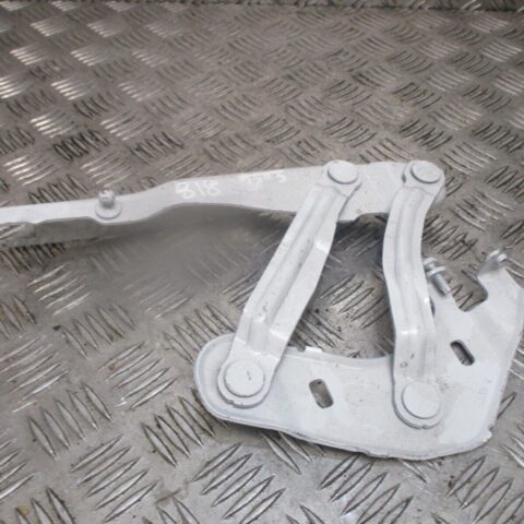 2016 GENUINE AUDI A1 FRONT LEFT PASSENGER SIDE BONNET HINGE 8X0823301A