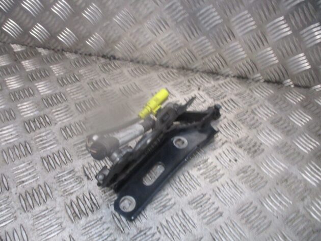 2019 GENUINE AUDI A3 8V FRONT RIGHT DRIVER SIDE BONNET HINGE 8V0823302F - Image 2