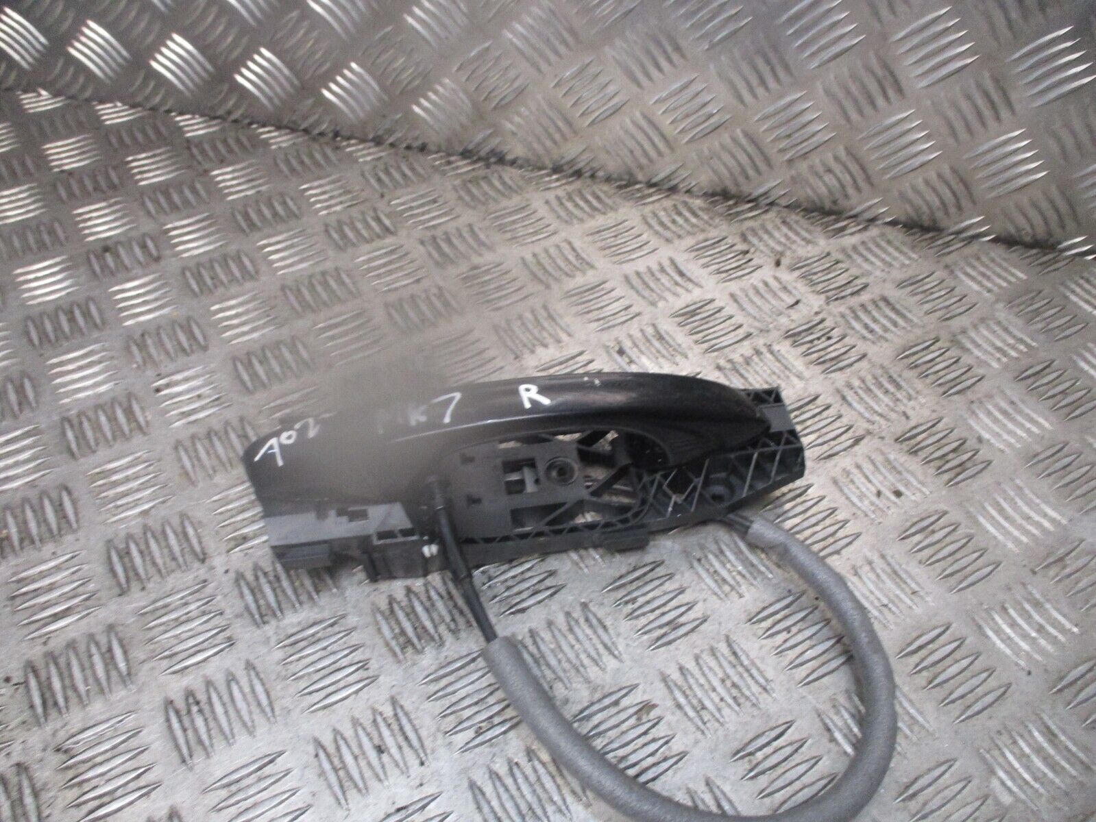 2015 GENUINE VW GOLF MK7 REAR RIGHT DRIVER SIDE EXTERIOR DOOR HANDLE 5N0839885H - Image 2