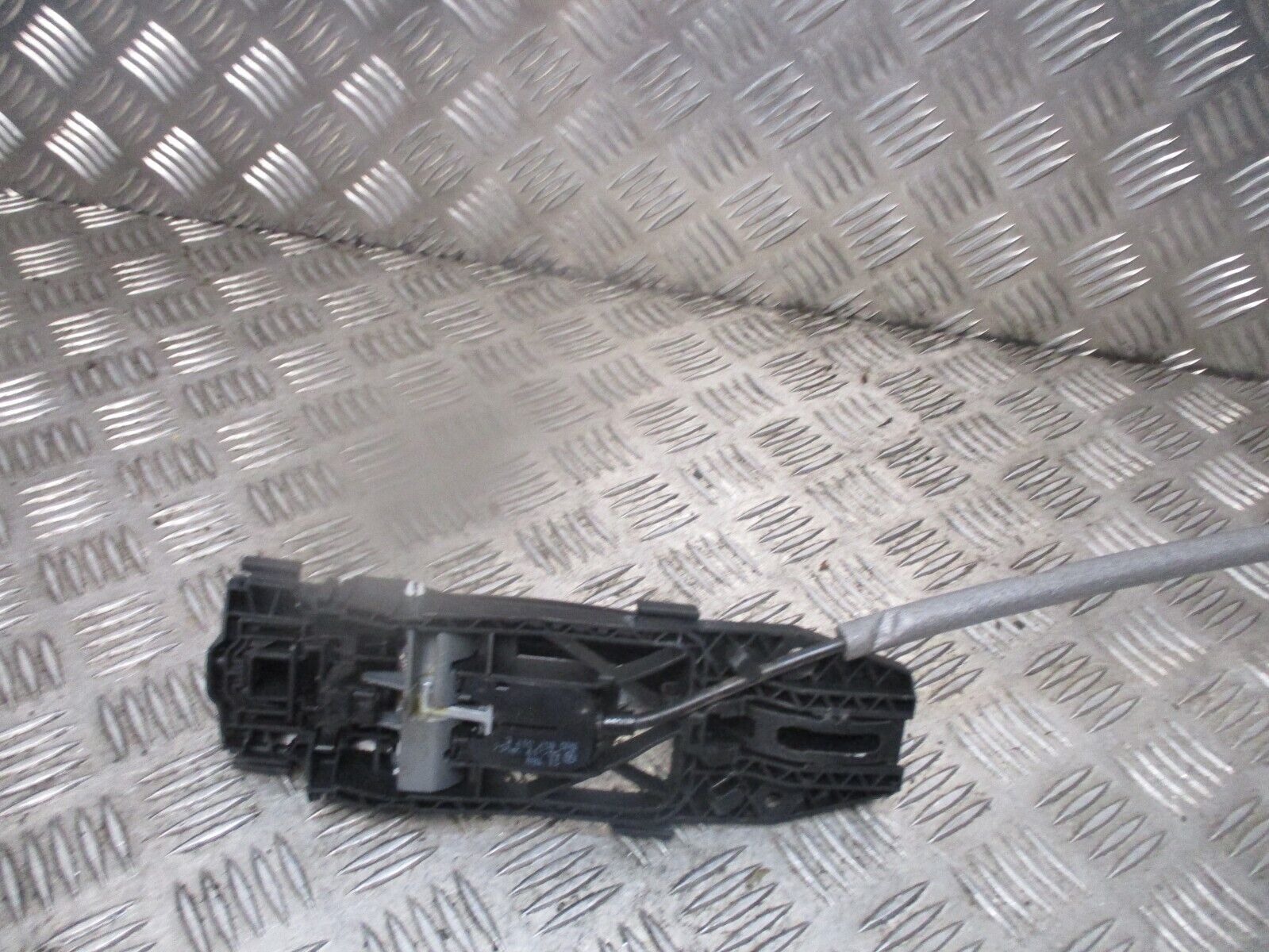 2015 GENUINE VW GOLF MK7 REAR RIGHT DRIVER SIDE EXTERIOR DOOR HANDLE 5N0839885H - Image 3