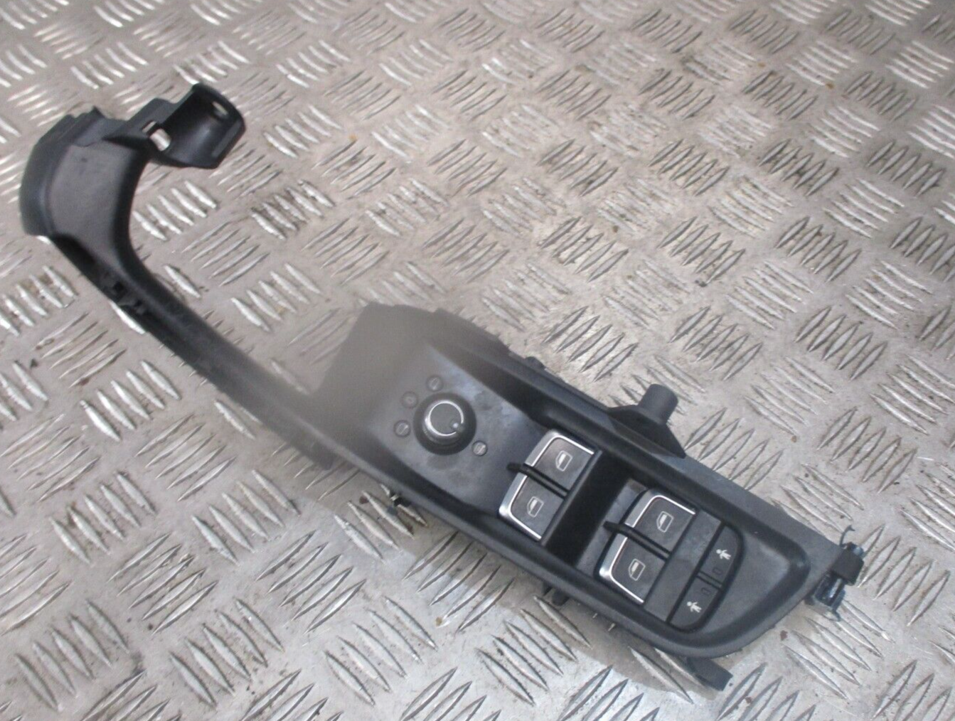 2016 GENUINE AUDI 8V FRONT RIGHT DRIVER SIDE WINDOW SWITCH 8V0959851E