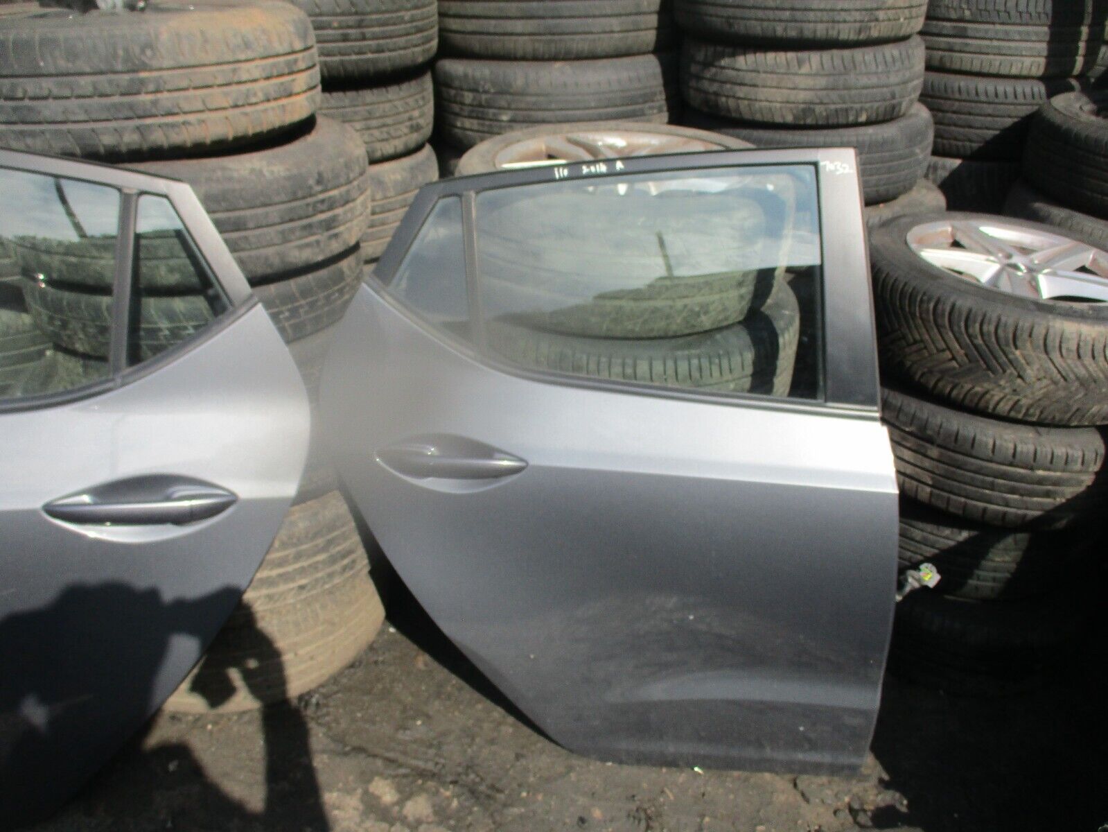 2014 GENUINE HYUNDAI I10 REAR RIGHT DRIVER SIDE BARE SHELL DOOR OSR - Image 2