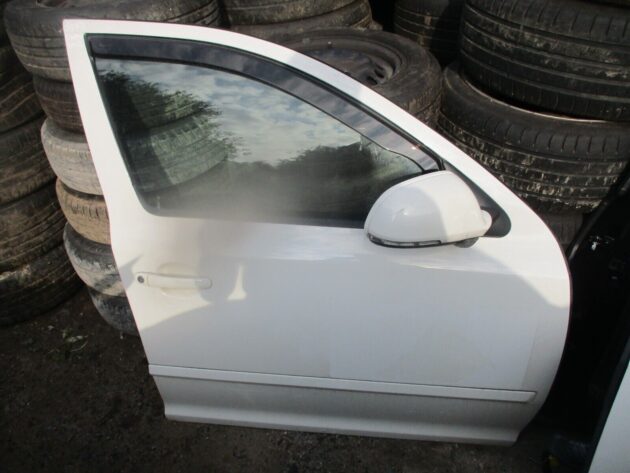 2012 GENUINE SKODA OCTAVIA FRONT RIGHT DRIVER SIDE BARE SHELL DOOR OSF - Image 2