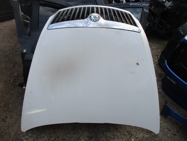 2012 GENUINE SKODA OCTAVIA FRONT BONNET HOOD - Image 2