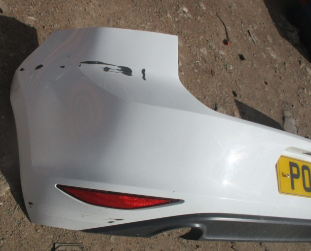 2014 GENUINE VW GOLF MK7 REAR BUMPER COMPLETE - Image 2