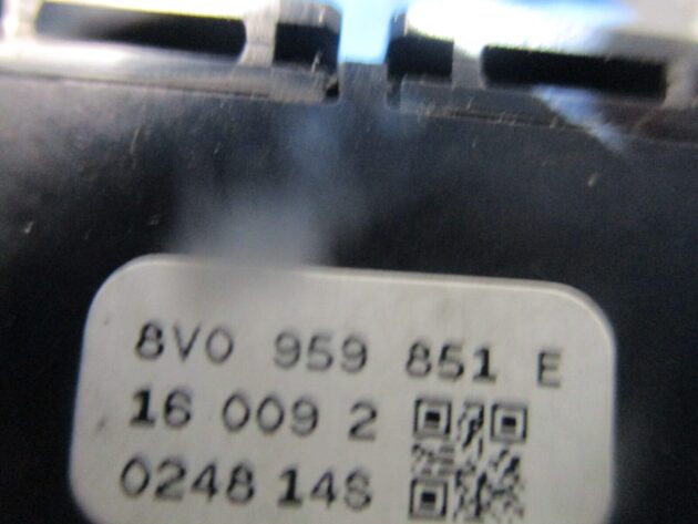 2016 GENUINE AUDI A3 8V FRONT RIGHT DRIVER SIDE DOOR WINDOW SWITCH 8V0959851E - Image 3