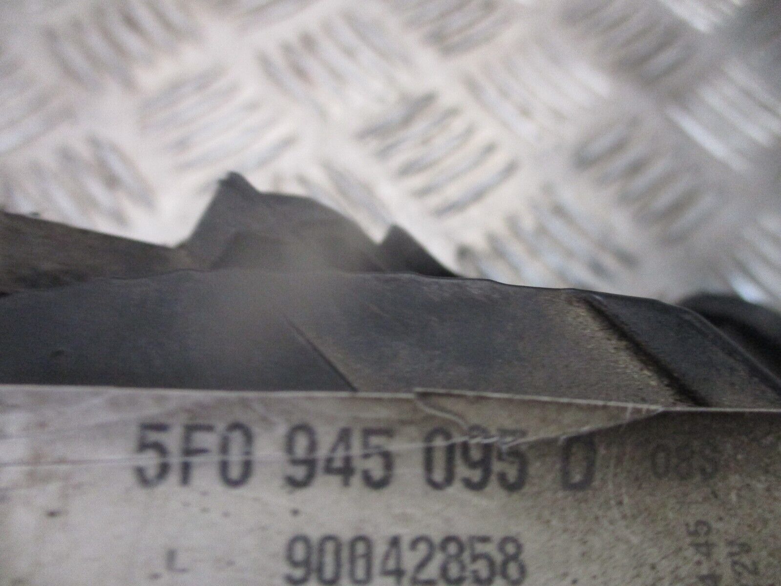 2015 GENUINE SEAT LEON PASSENGER LEFT SIDE REAR OUTER TAILLIGHT LAMP 5F0945095D - Image 3