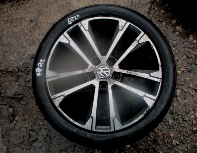 2013 GENUINE VW GOLF MK7 17" ALLOY WHEEL TYRE SIZE 225/45R17