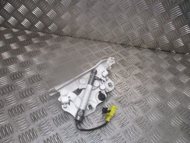 2016 GENUINE AUDI A3 8V FRONT RIGHT DRIVER SIDE BONNET HINGE 8V0823302F - Image 3