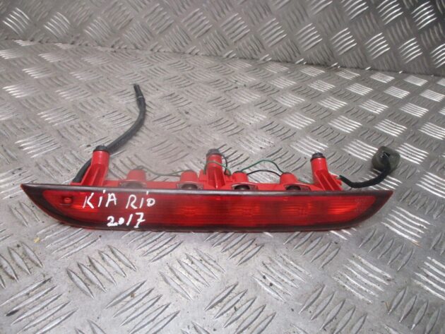 2017 GENUINE KIA RIO HIGH LEVEL THIRDLIGHT STOPLIGHT 92700-H8010 - Image 2