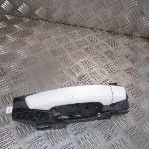 2016 AUDI A3 8V SALOON FRONT LEFT PASSENGER SIDE EXTERIOR DOOR HANDLE 8V0839885