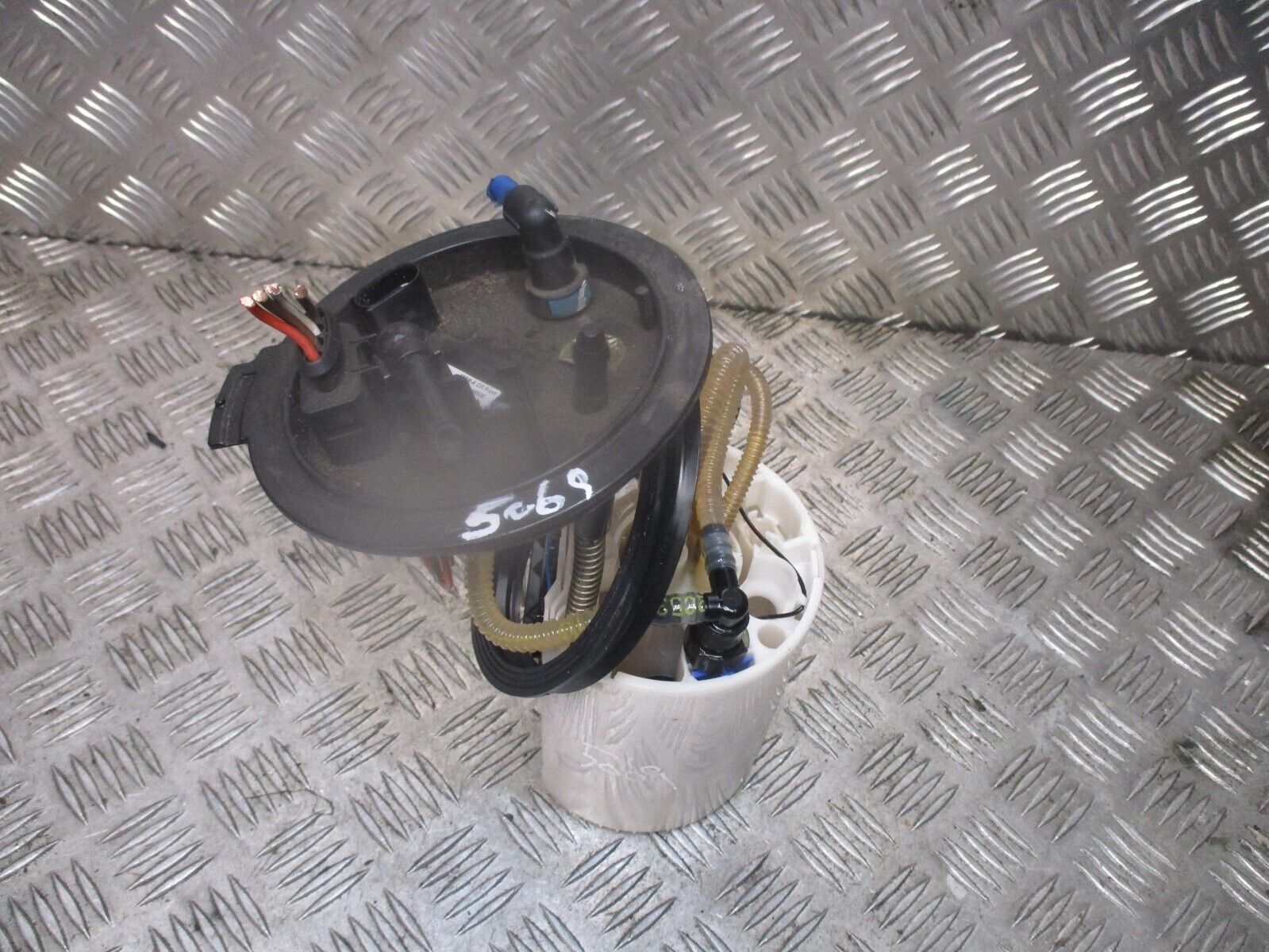 2015 GENUINE SEAT LEON IN TANK FUEL PUMP SENDER UNIT 5Q0919050AD - Image 2