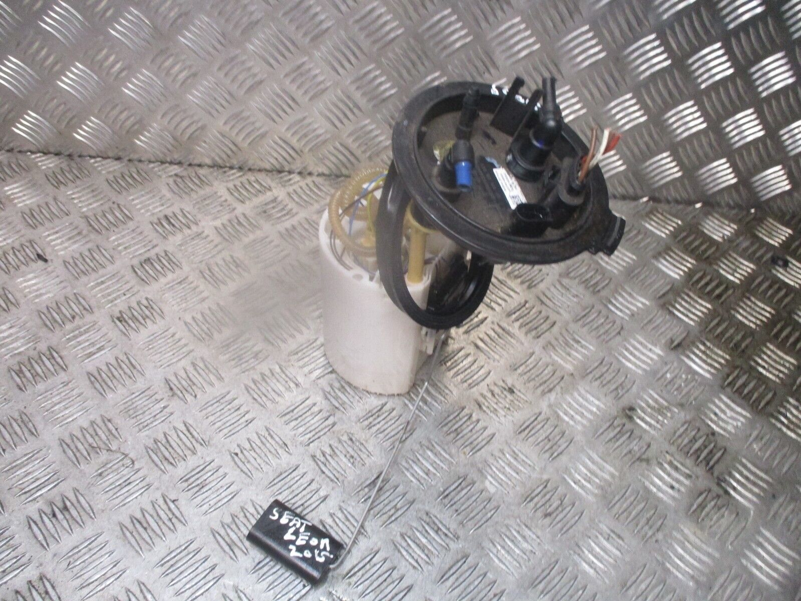 2015 GENUINE SEAT LEON IN TANK FUEL PUMP SENDER UNIT 5Q0919050AD - Image 3