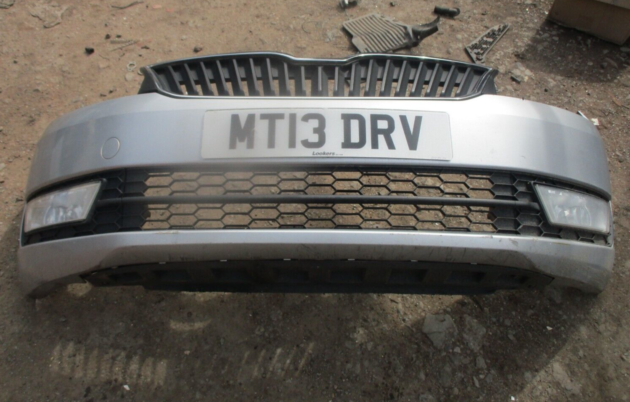 2013 GENUINE SKODA RAPID FRONT BUMPER COMPLETE