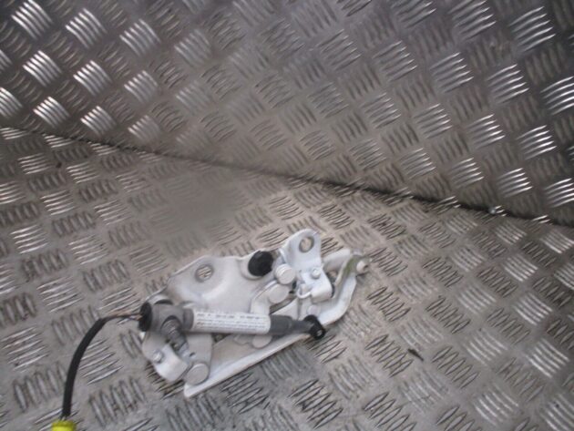 2016 GENUINE AUDI A3 8V FRONT LEFT PASSENGER SIDE BONNET HINGE 8V0823301F - Image 2